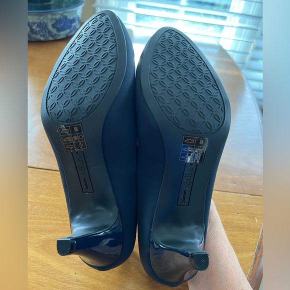 Abella Women’s Blue Pumps Size US9 - Picture 5 of 6